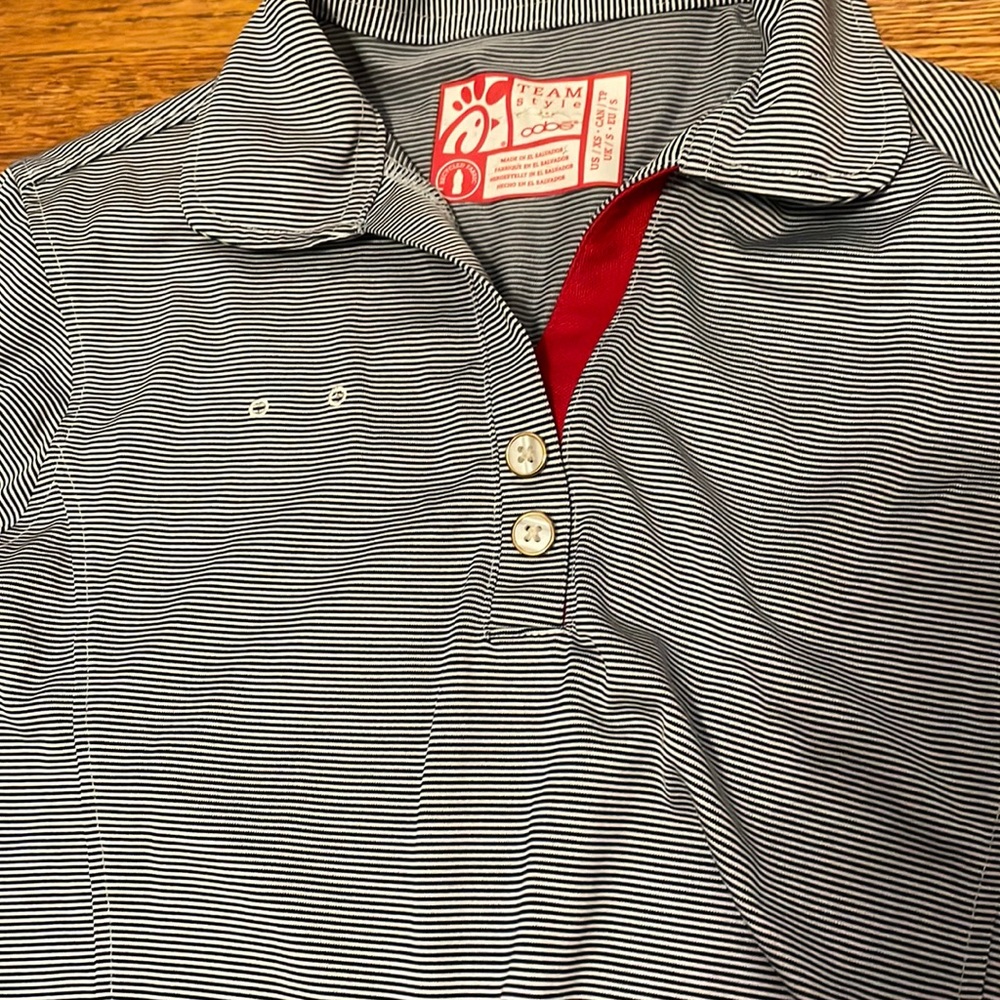 XS chick fil a team leader polos